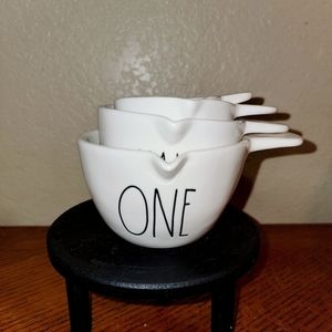 Rae dunn measuring cups